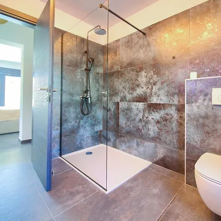 Elegant Chiara With Pool كرك