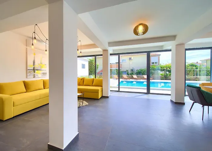 Elegant Chiara With Pool * Krk Town