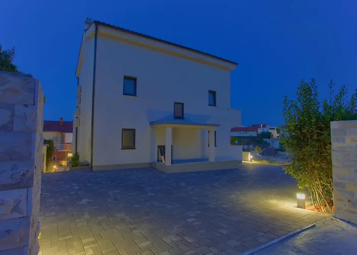 Villa Elegant Chiara With Pool Krk Town