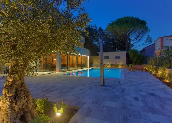 Villa Elegant Chiara With Pool Krk Town