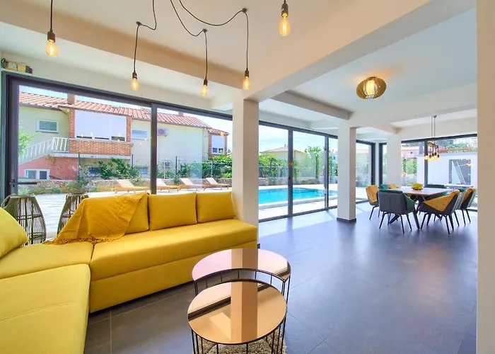 Villa Elegant Chiara With Pool Krk Town