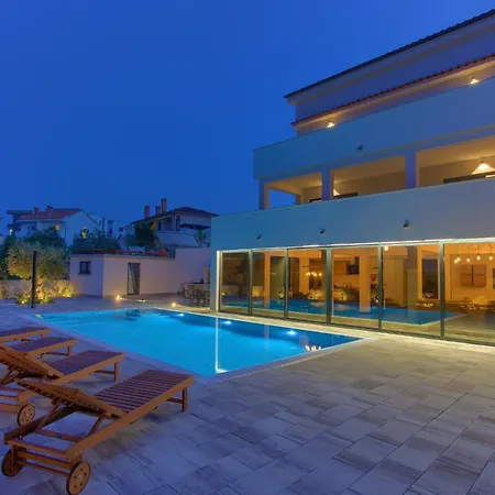 Elegant Chiara With Pool