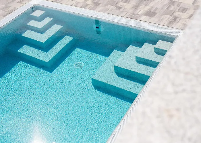 Βίλα Elegant Chiara With Pool