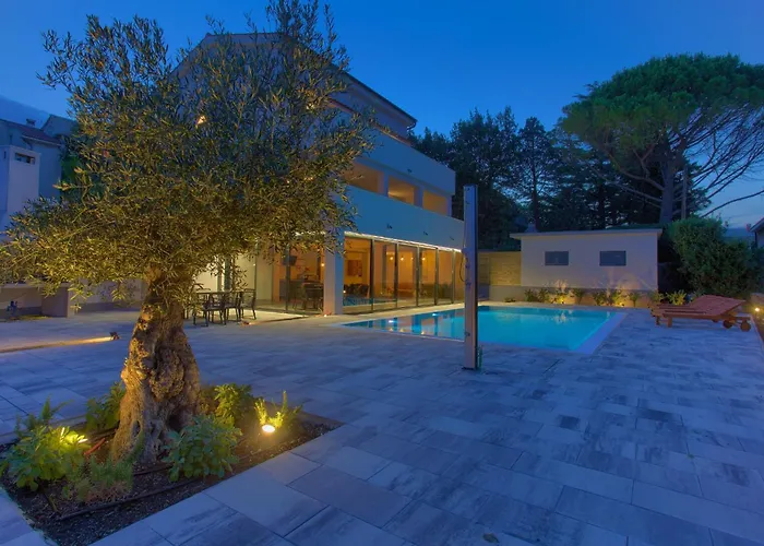 Elegant Chiara With Pool * Krk Town