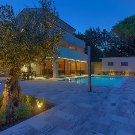 Elegant Chiara With Pool * Krk Town
