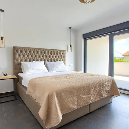 Villa Elegant Chiara With Pool