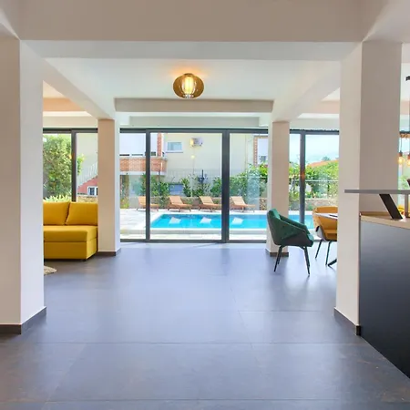 Villa Elegant Chiara With Pool *